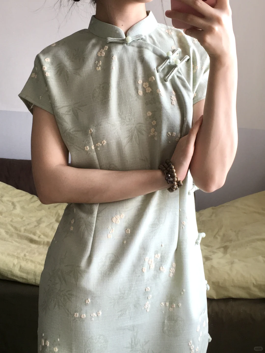 一条好漂亮的旗袍。