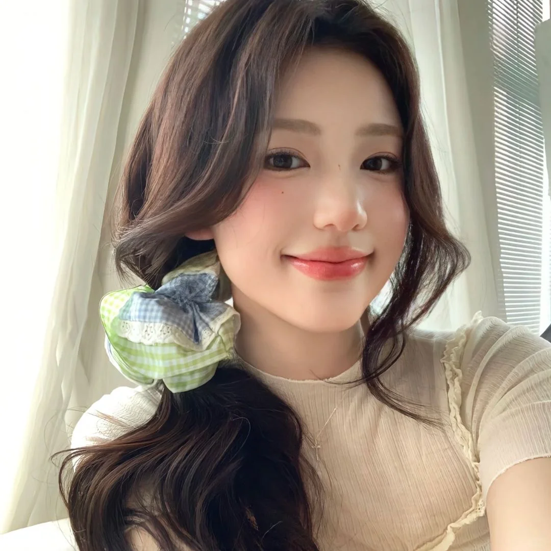 𝙒𝙚𝘾𝙝𝙖𝙩 / 女头➕背景图🍒