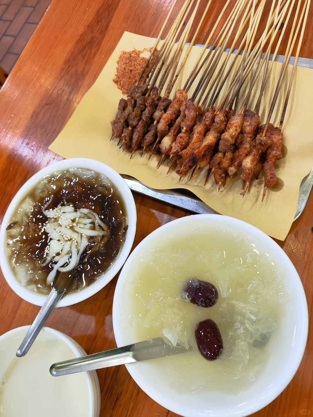广州上班7天被辞退，一个人连夜去昆明