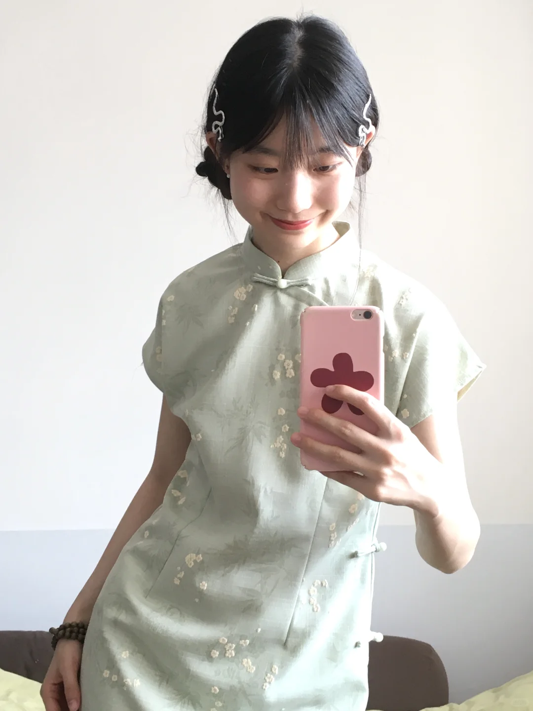 一条好漂亮的旗袍。