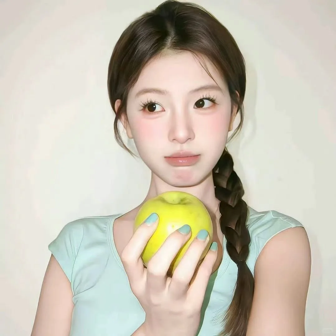 𝙒𝙚𝘾𝙝𝙖𝙩 / 女头➕背景图🍒