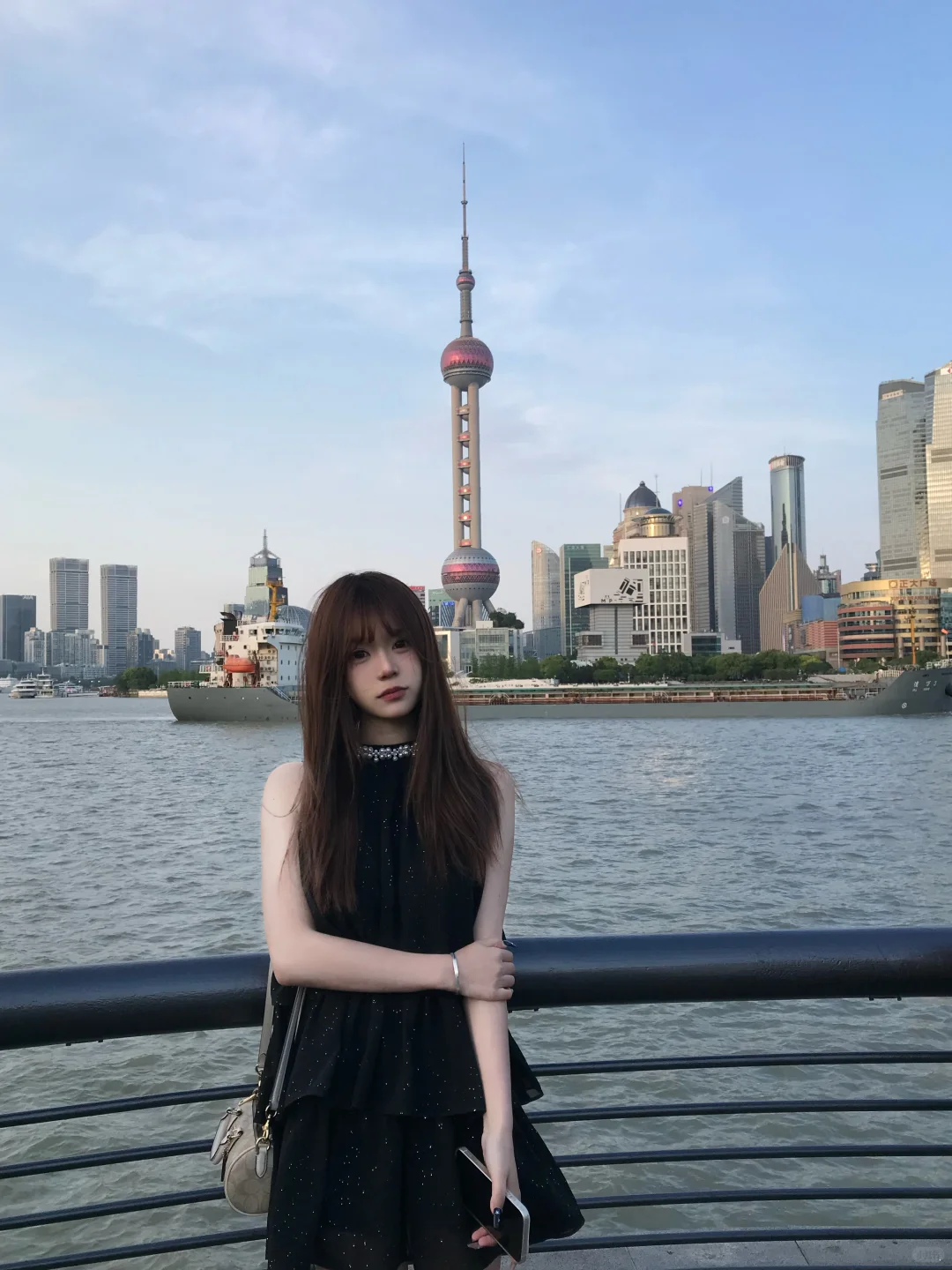 这套衣服在上海出片被朋友圈夸爆了！