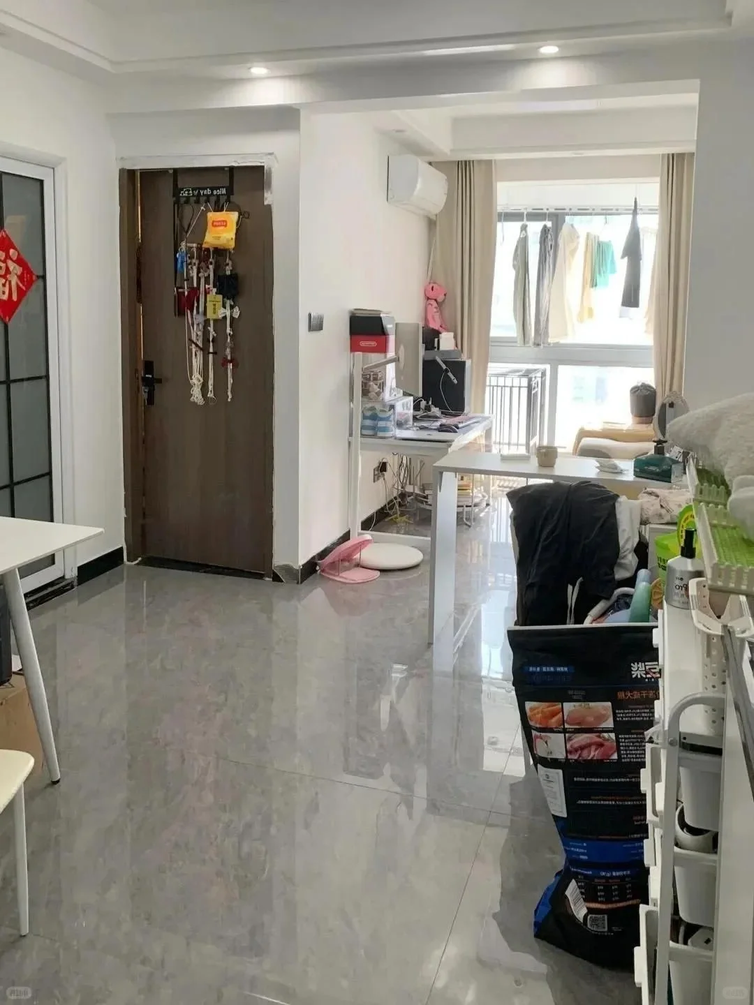 六沟垅一室一厅出租 1200 自家出租。