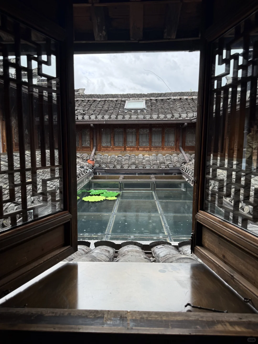 雨纷纷旧故里 一席旗袍弹尽<烟花易冷>