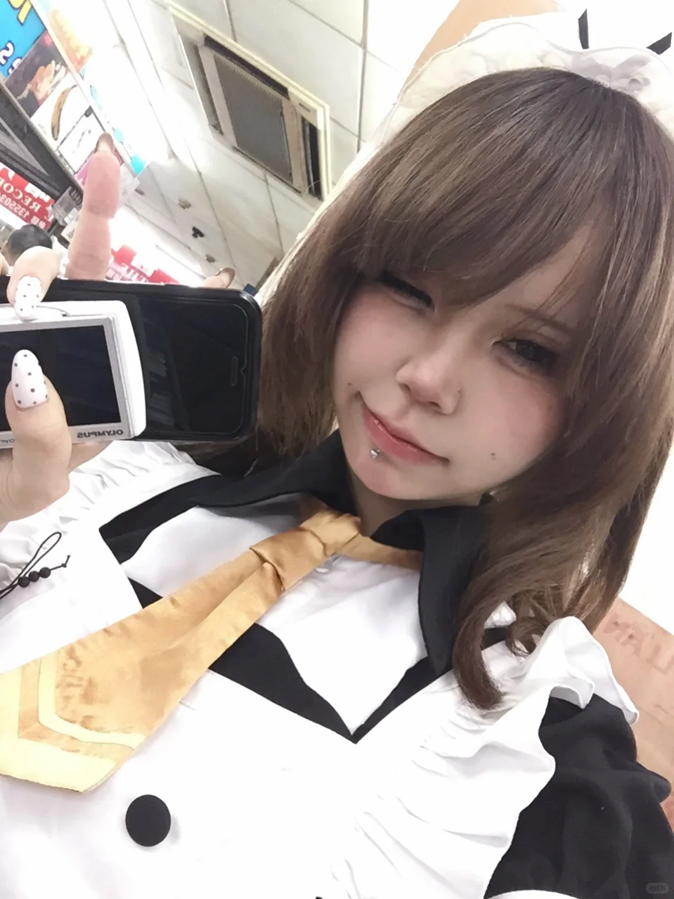 电器城美少女降临