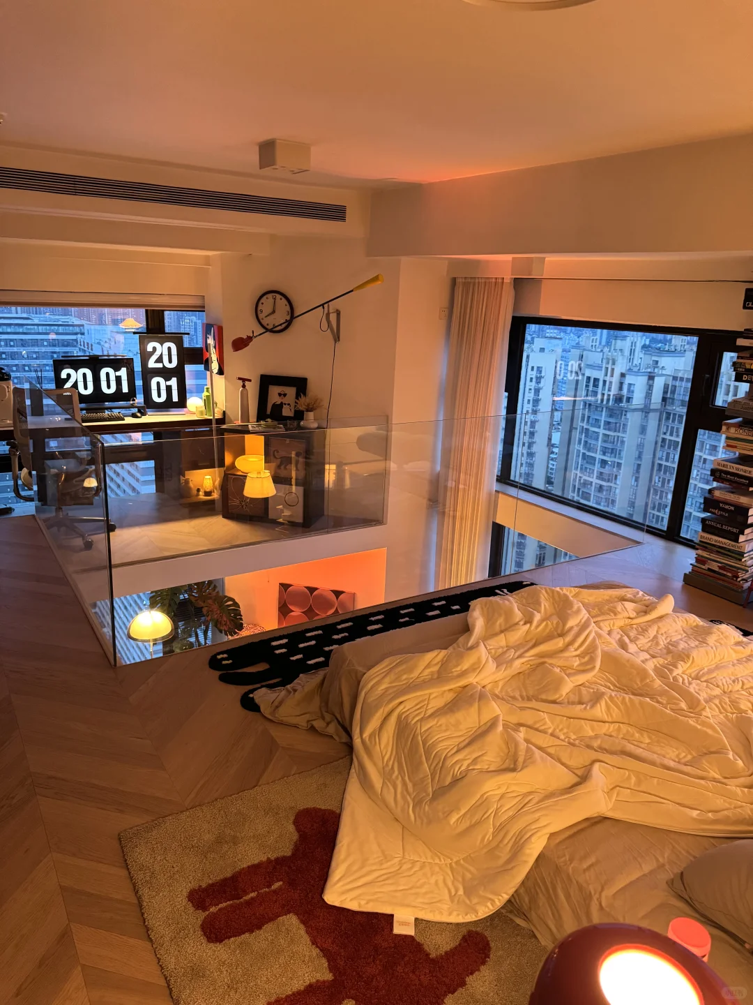 他们说Loft不实用｜直到日落爬进我的窗框里