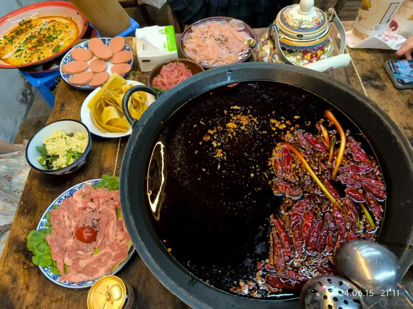 🍲‌一桌诱人的火锅盛宴‌🍲