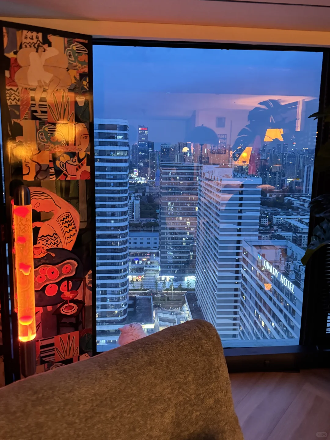 他们说Loft不实用｜直到日落爬进我的窗框里
