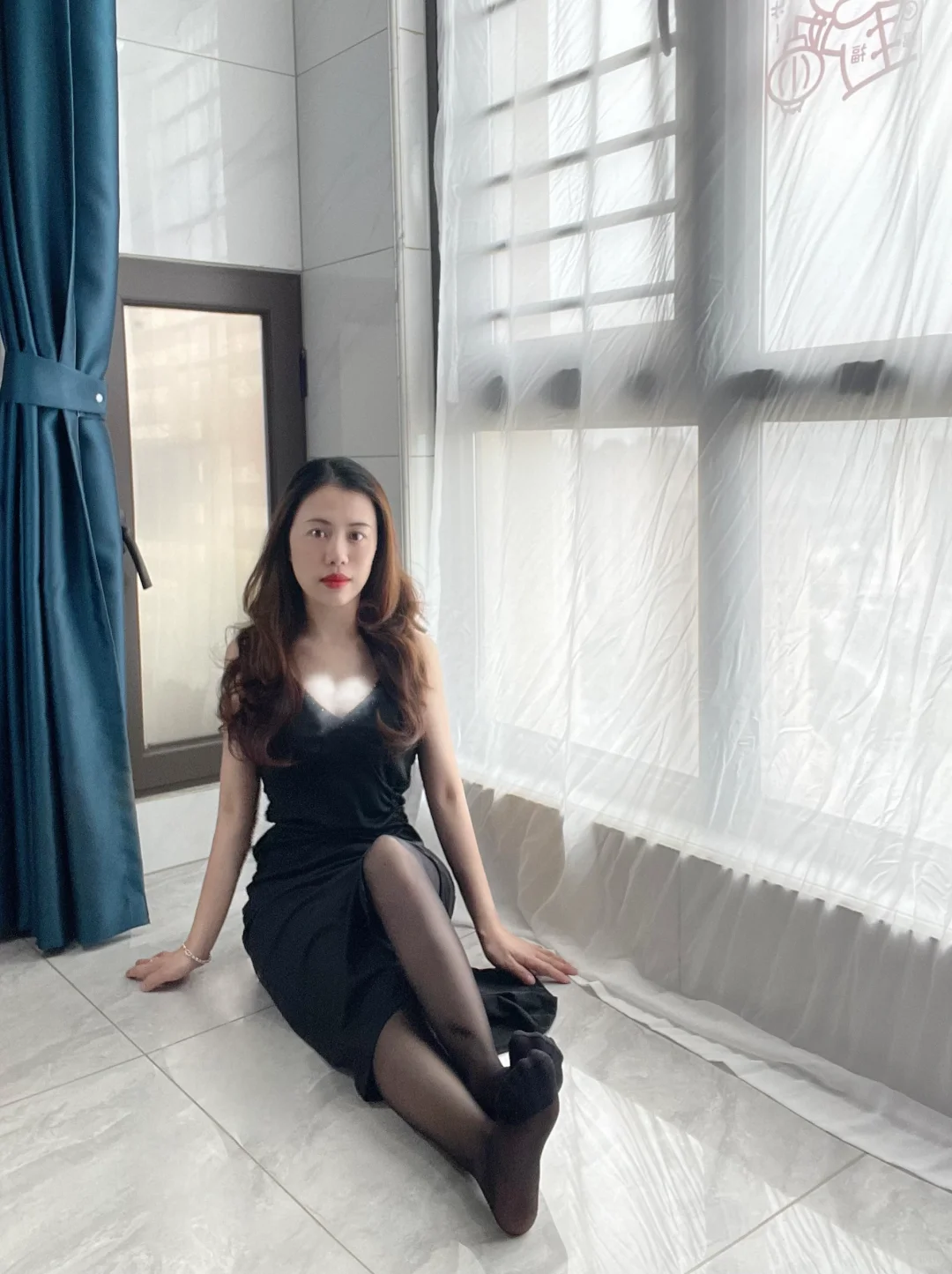 💕黑丝诱惑，让人无法抗拒的美！