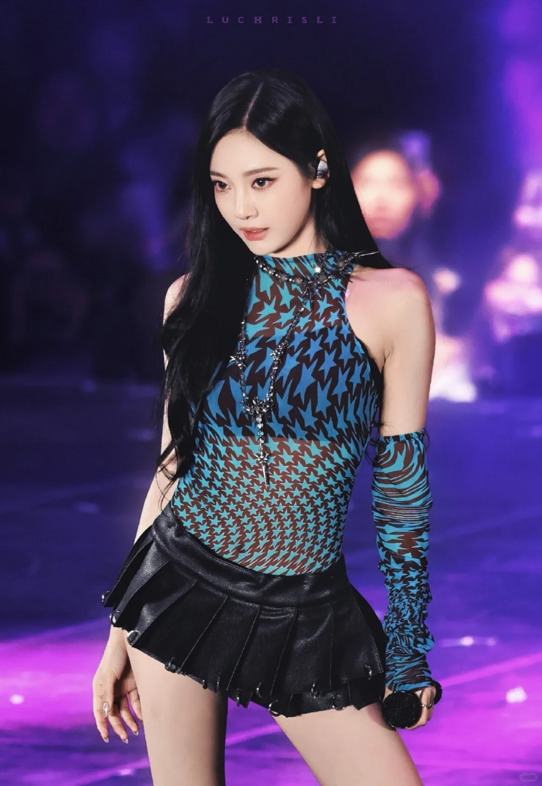 耳高于眉的东方美人🥀