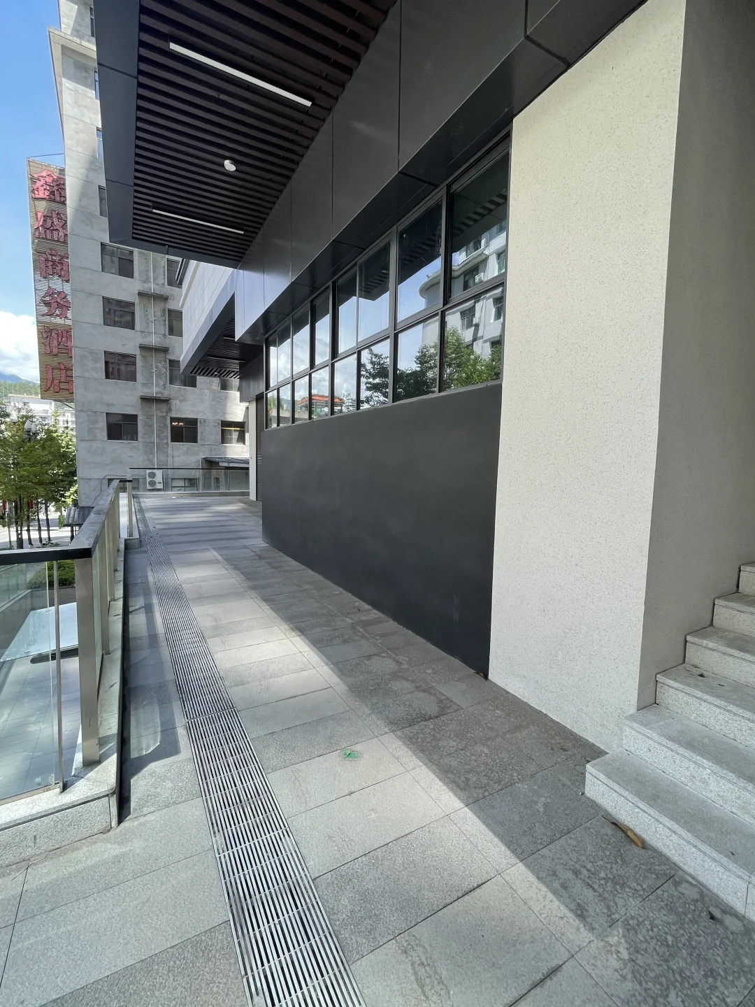 租了个临街商铺，不知道做什么好