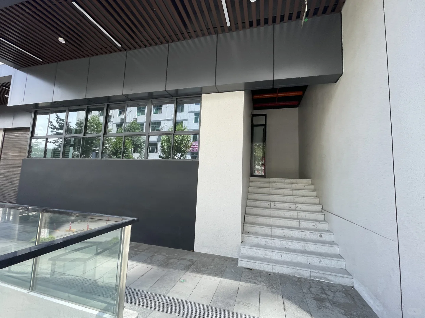 租了个临街商铺，不知道做什么好