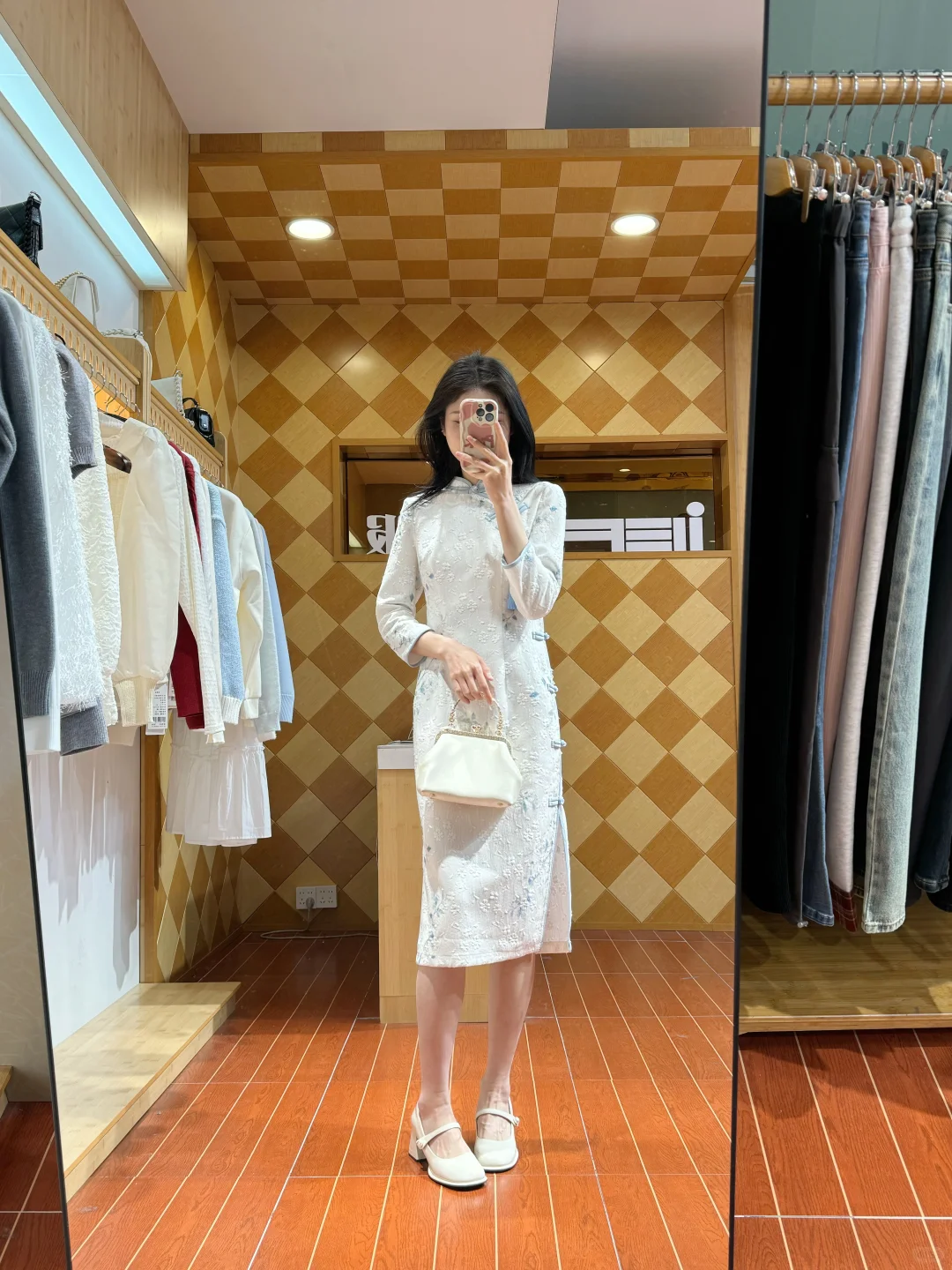 爱依服这件旗袍留不留呀