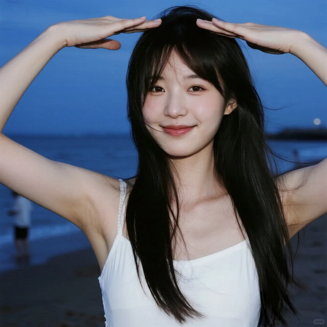 WeChat/海滩暗调少女头像