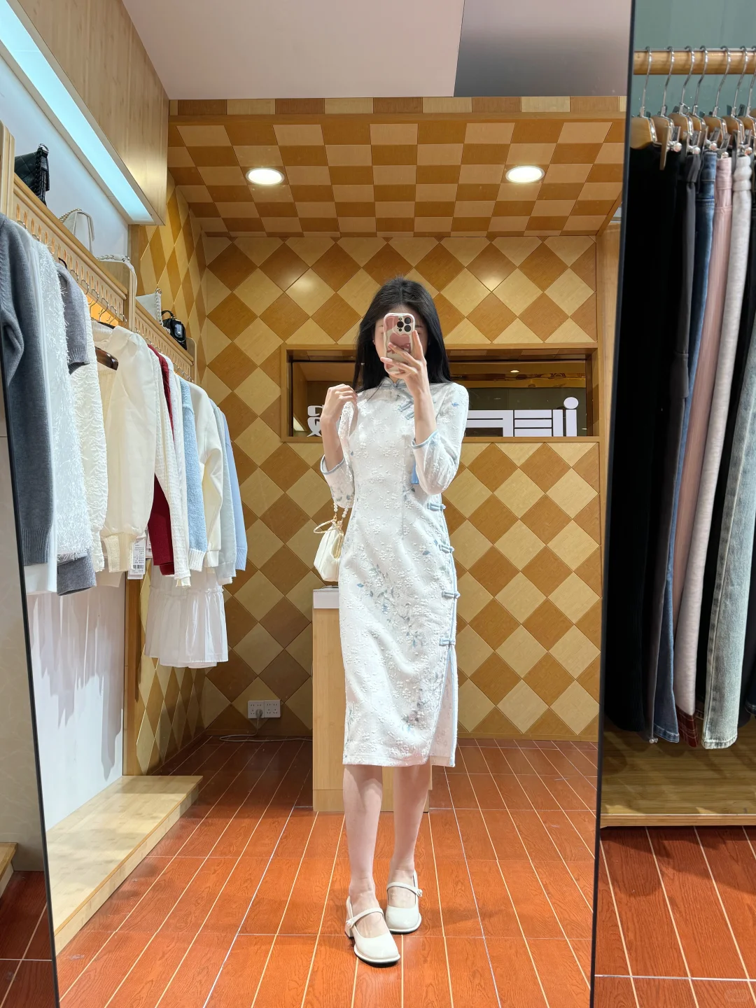 爱依服这件旗袍留不留呀