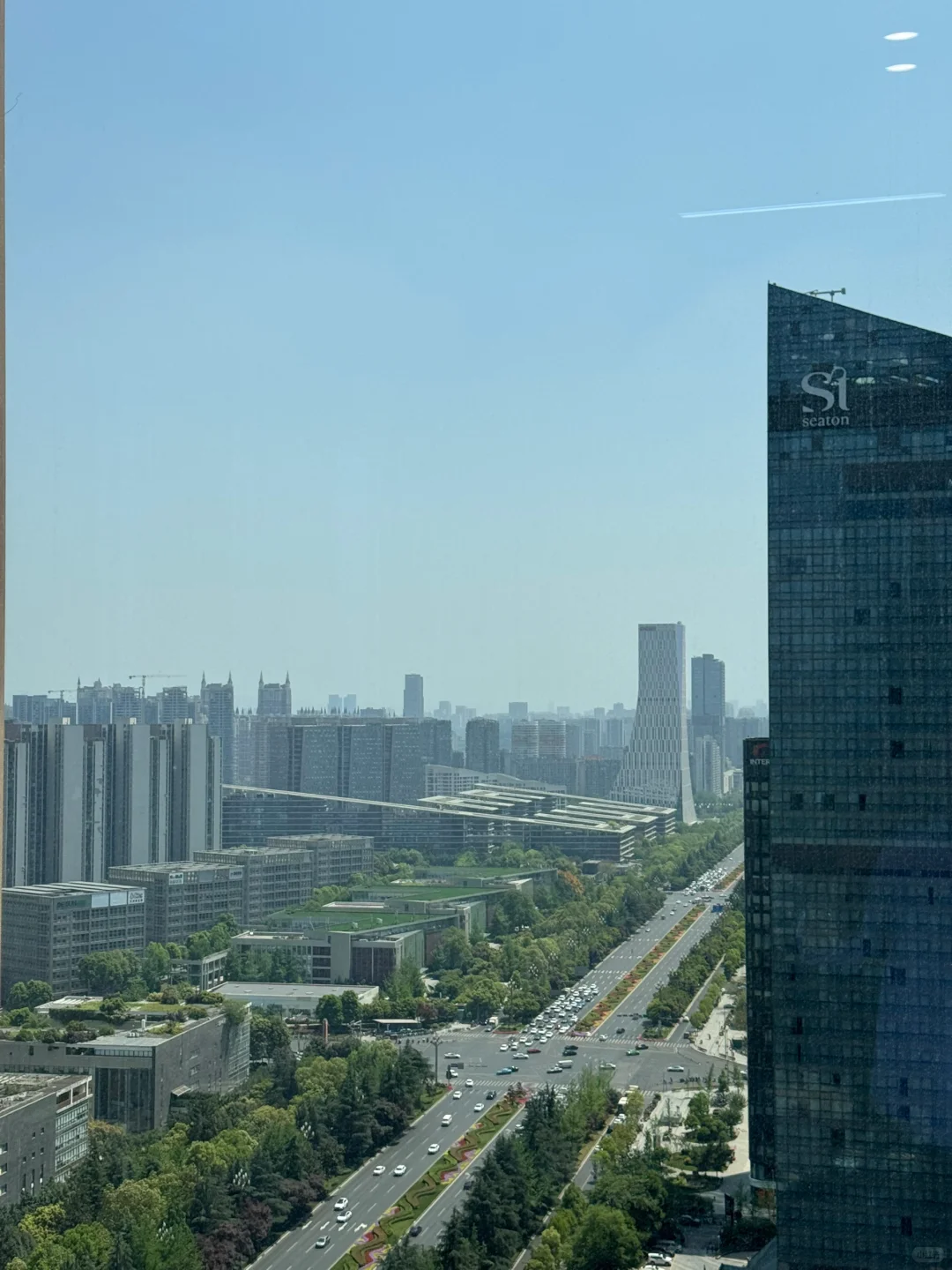 成都丨落地窗俯瞰天府大道，加班都是享受！