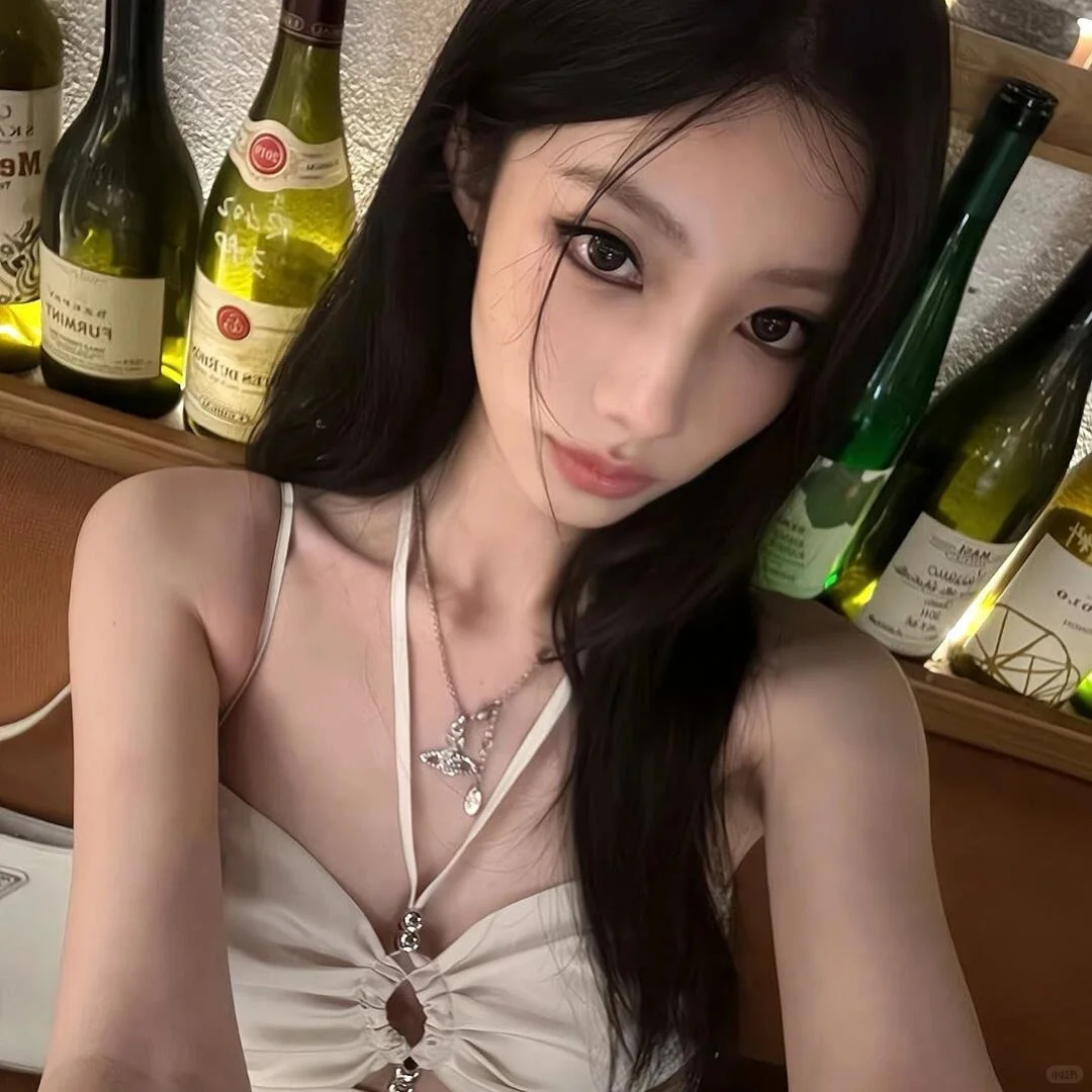 𝙒𝙚𝘾𝙝𝙖𝙩｜超级气质的氛围感女生头像