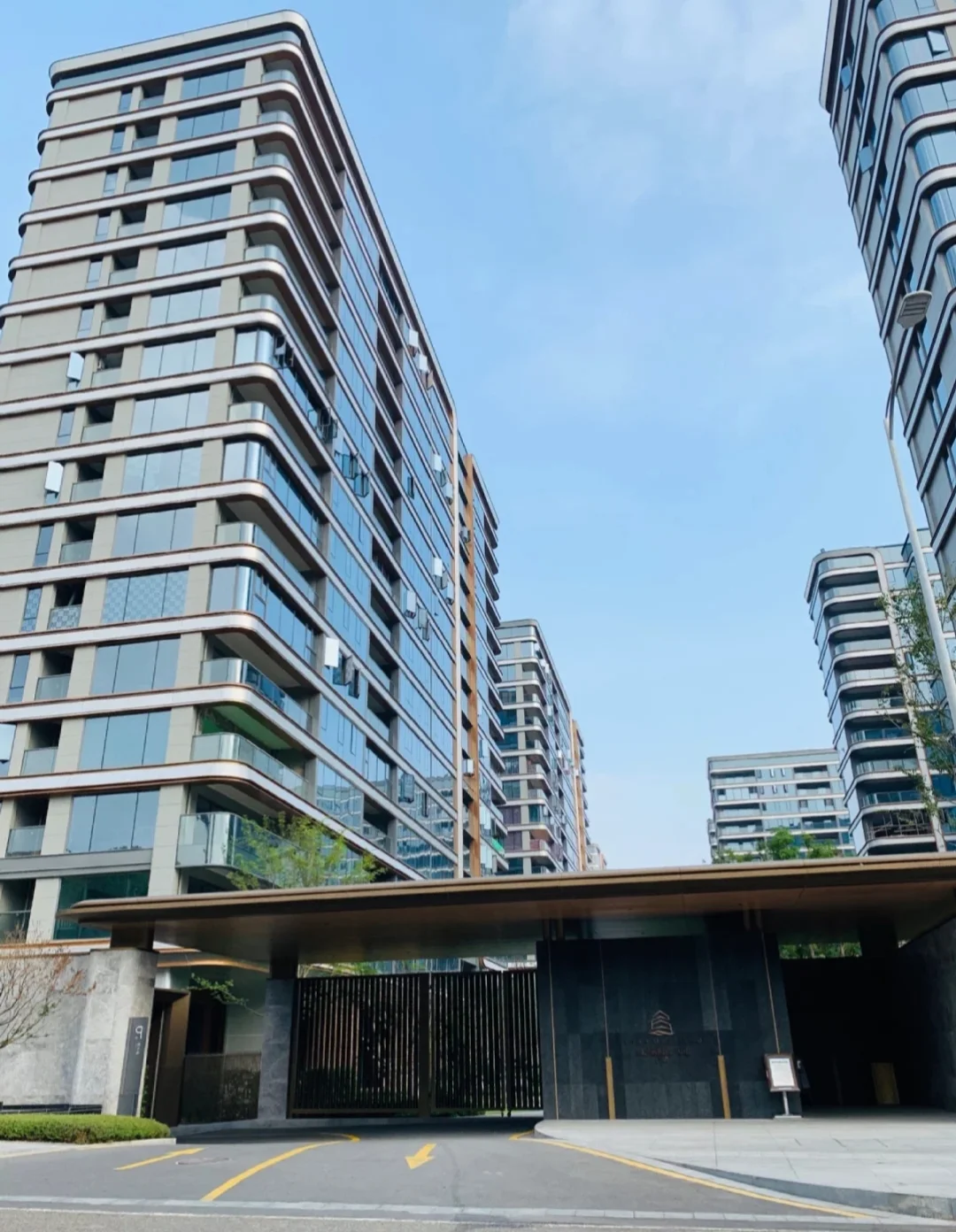 终成泡沫｜大竹林自己住的房子也没有保住