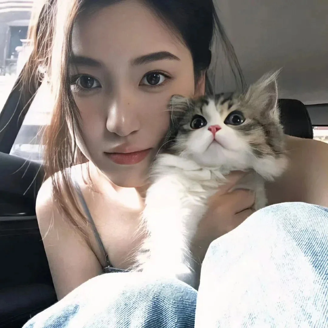 𝙒𝙚𝘾𝙝𝙖𝙩｜超级气质的氛围感女生头像