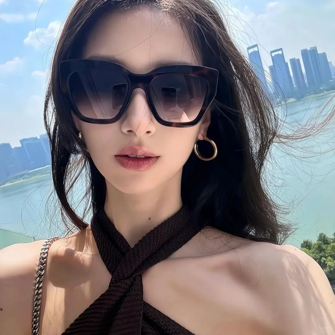 𝙒𝙚𝘾𝙝𝙖𝙩｜超级气质的氛围感女生头像