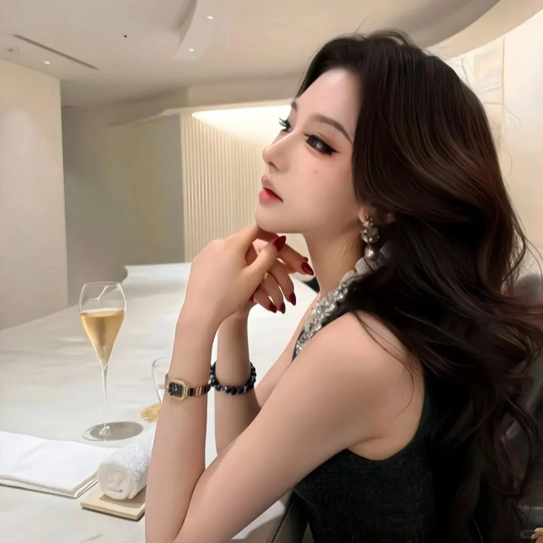 𝙒𝙚𝘾𝙝𝙖𝙩｜超级气质的氛围感女生头像