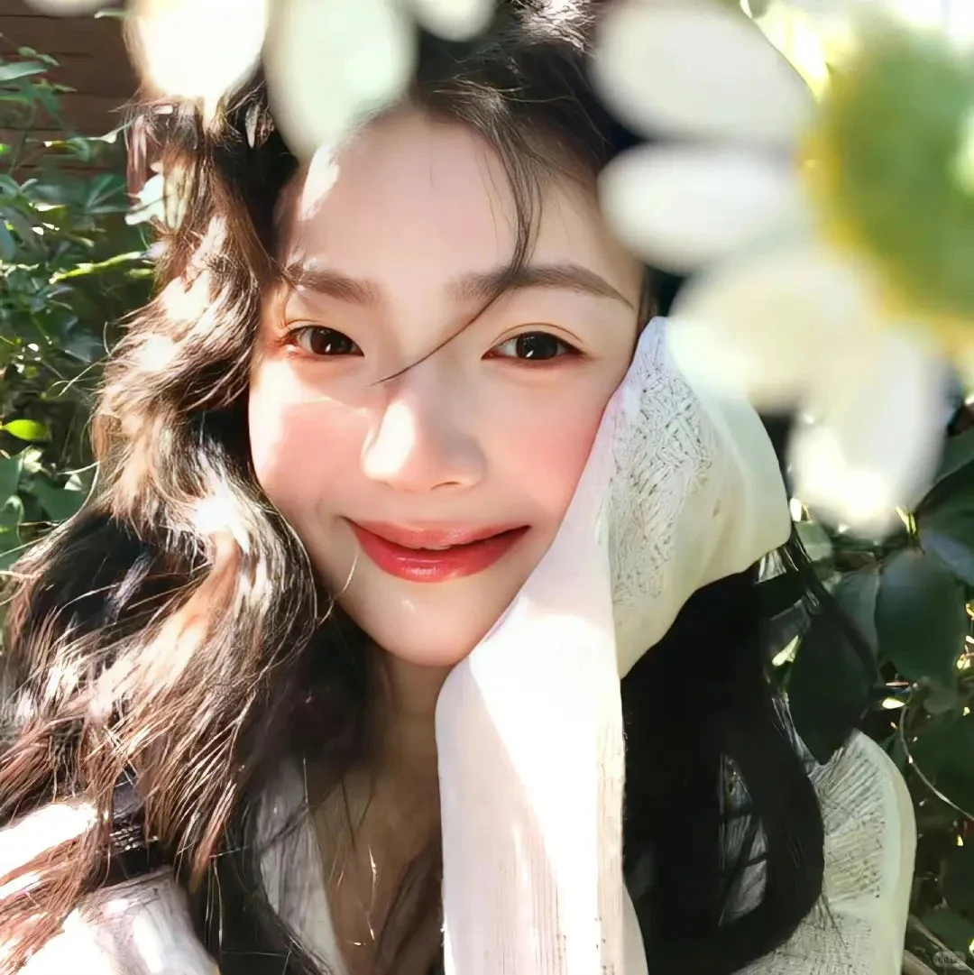 𝙒𝙚𝘾𝙝𝙖𝙩｜超级气质的氛围感女生头像