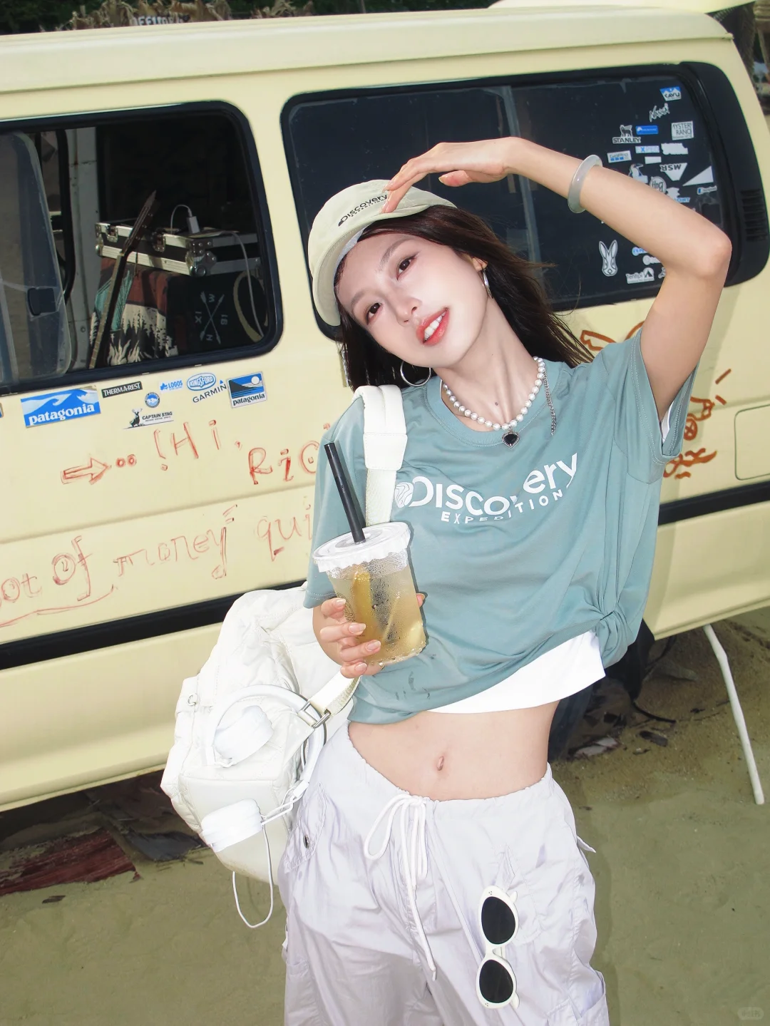 8套夏日音乐节的显眼辣妹穿搭！凉快又出片