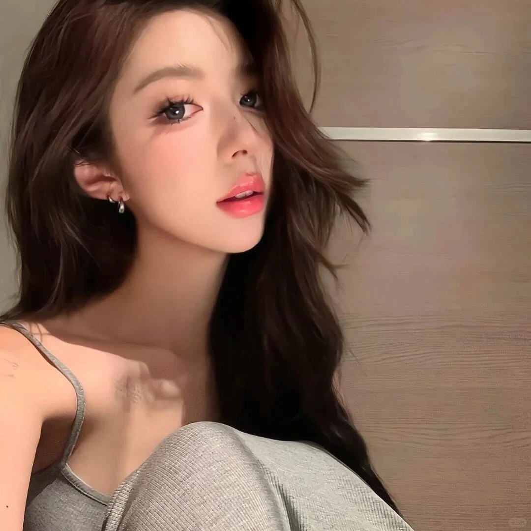 𝙒𝙚𝘾𝙝𝙖𝙩｜超级气质的氛围感女生头像