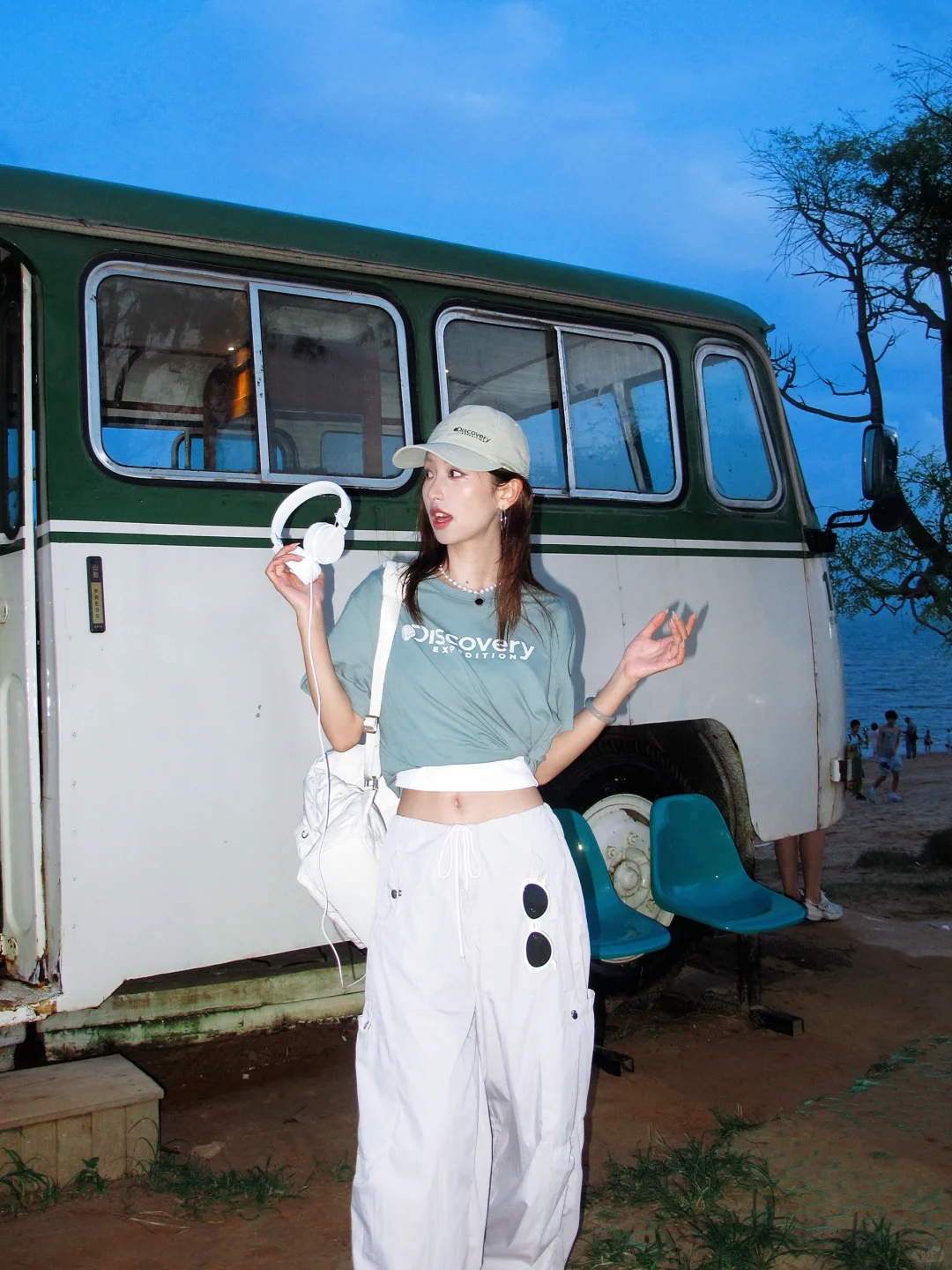 8套夏日音乐节的显眼辣妹穿搭！凉快又出片