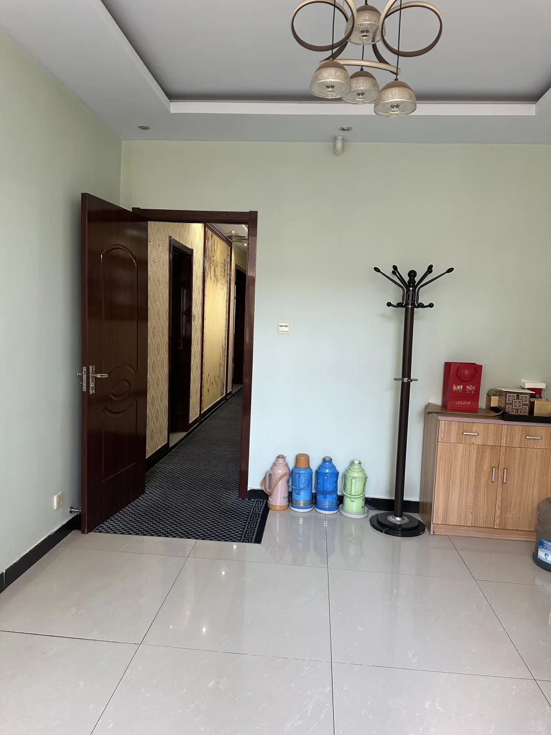 社区底商门面，周边配套设施齐全，接手即可经