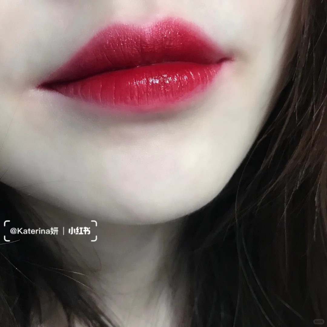 一朵娇艳欲滴的红玫瑰🌹—YSL方管72号