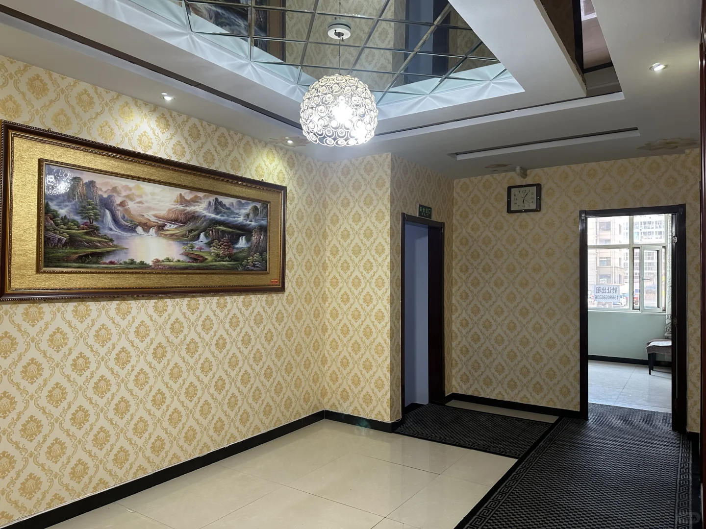 社区底商门面，周边配套设施齐全，接手即可经