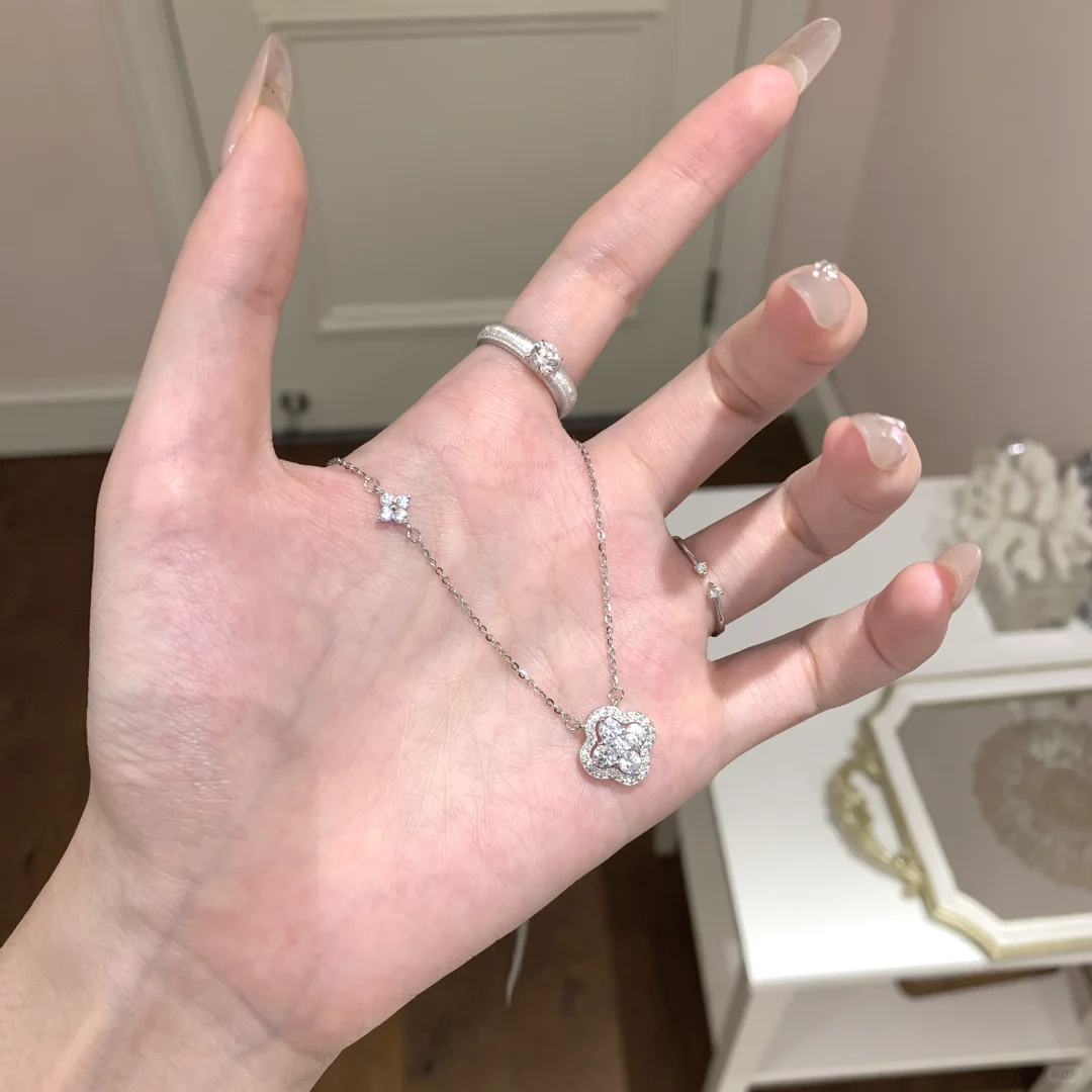 果然美女的眼光都是相似嘟！一达芙专场！
