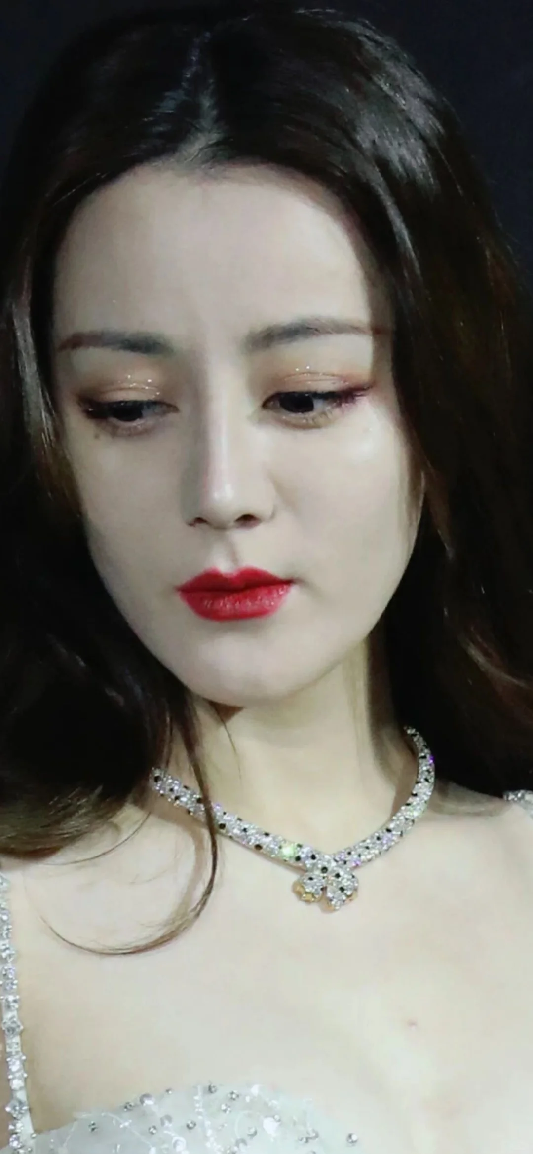 迪丽热巴，性感妩媚