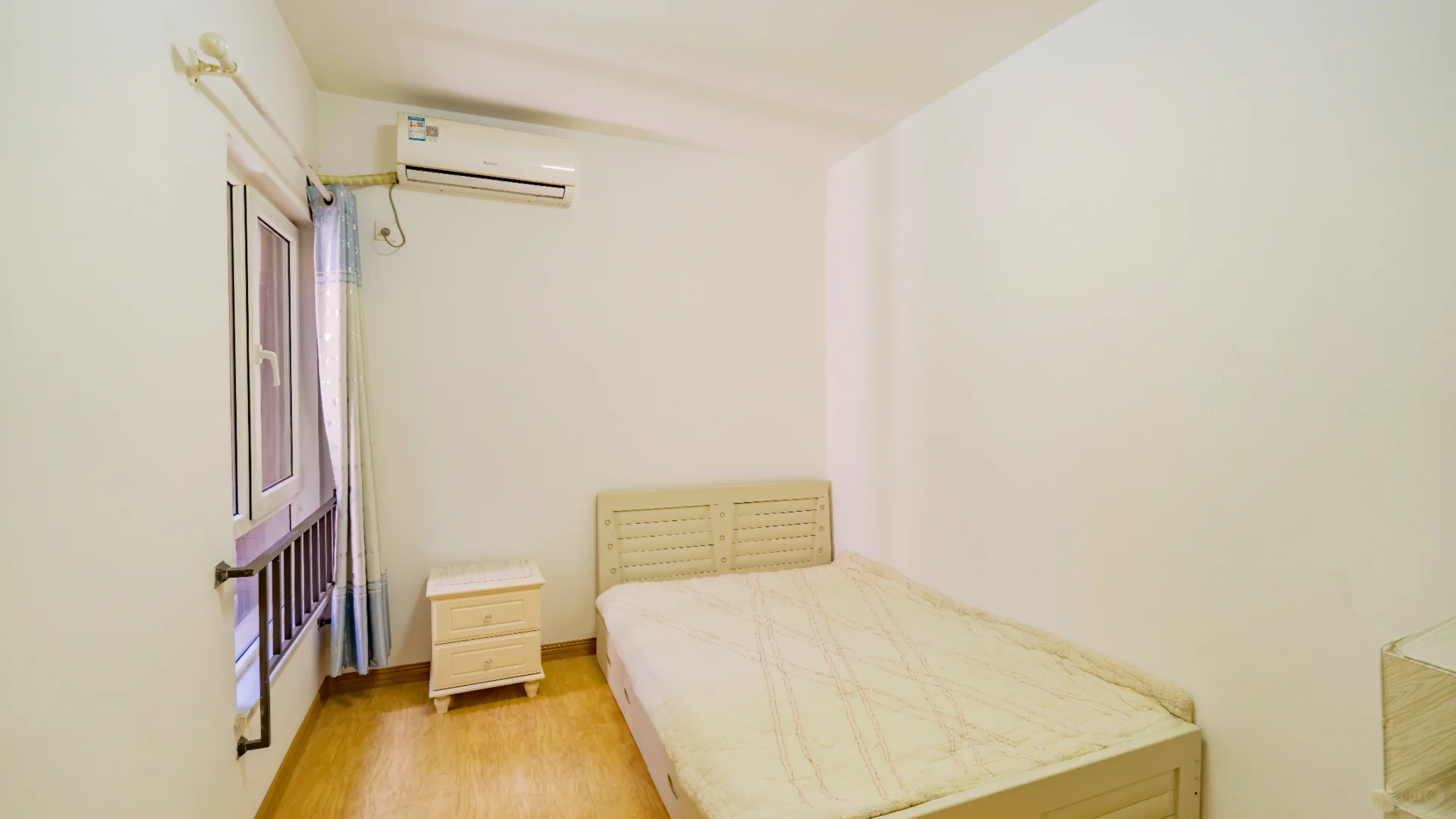工作调动，不住南郊了，雁塔区三室就出了吧