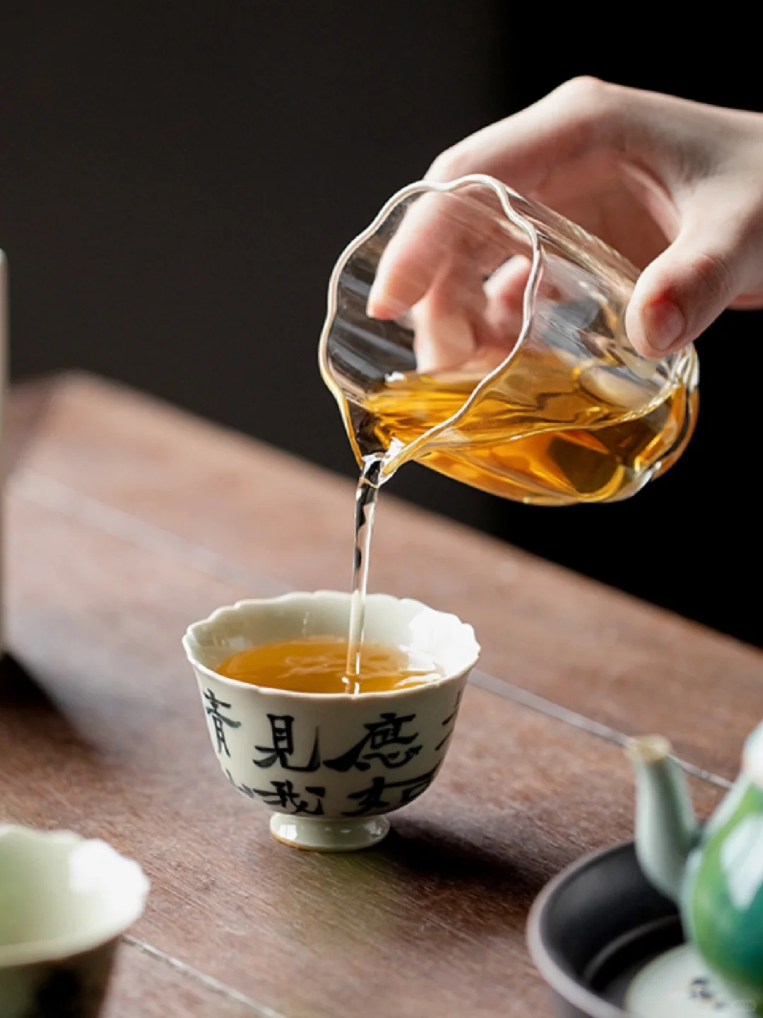 诗人的茶杯｜我见青山多妩媚