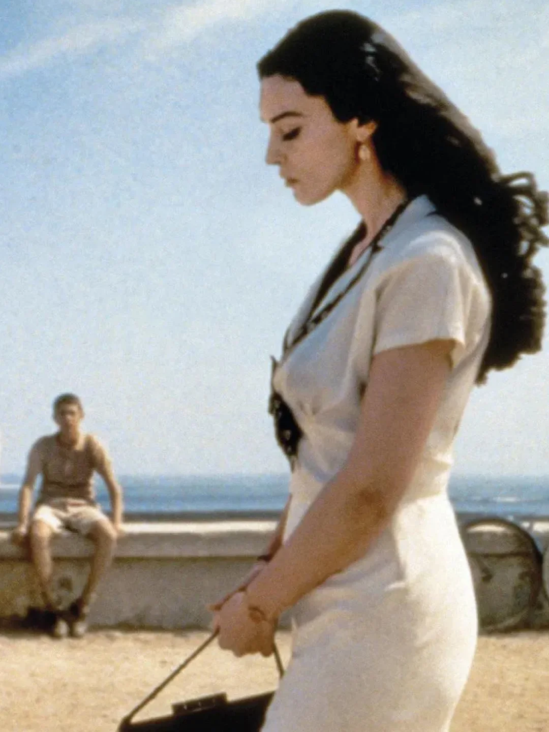 “球花驾到，全体起立！”｜Monica Bellucci