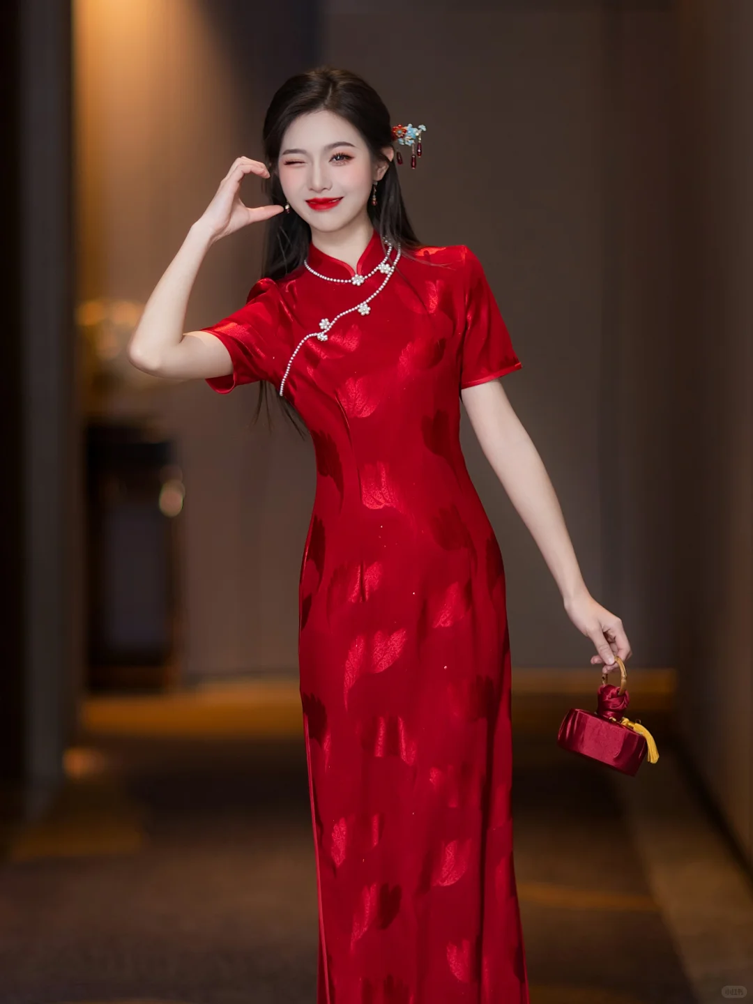 婚礼上的中式惊艳！红色旗袍杀疯了
