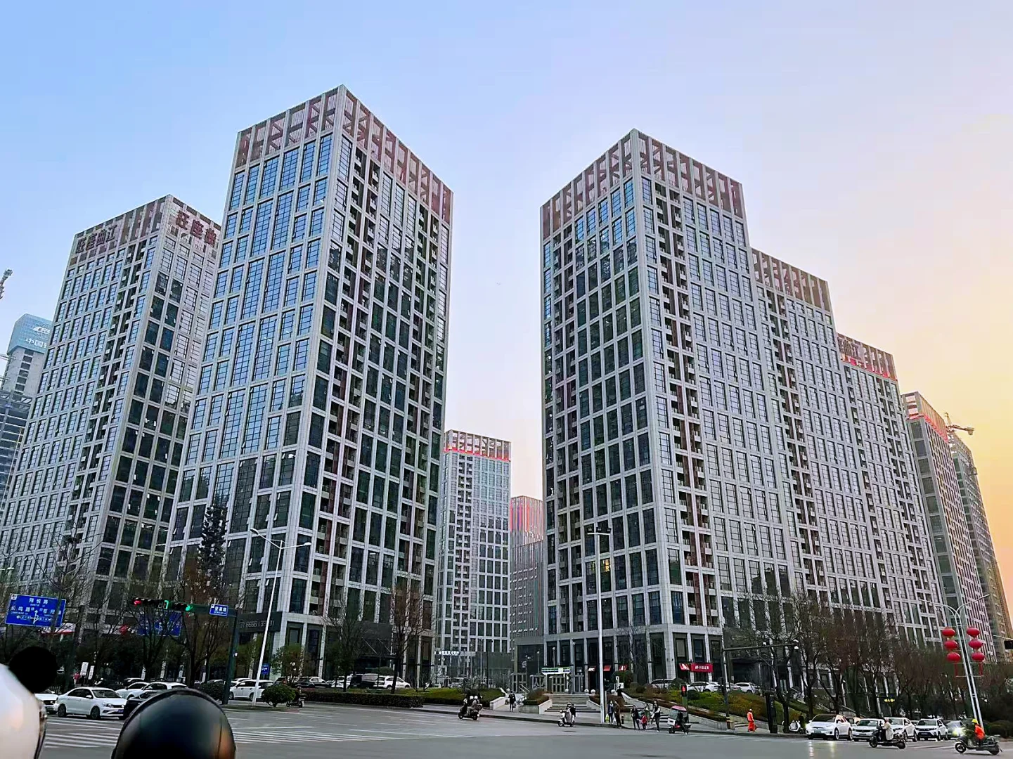 写字楼空荡荡😭2025工作到底有多难找？