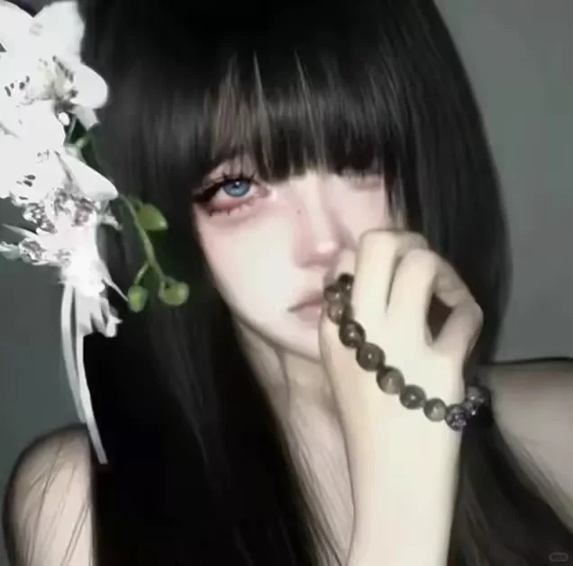 疯批女头｜我把自己烧成数据，爬进你的源代码