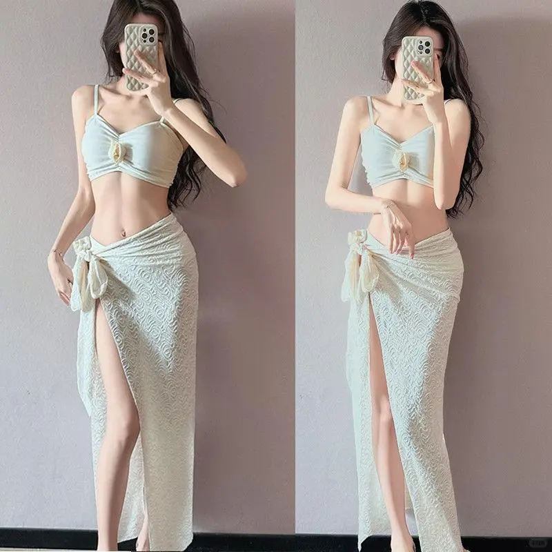 度假必备！花朵比基尼三件套超显白💧