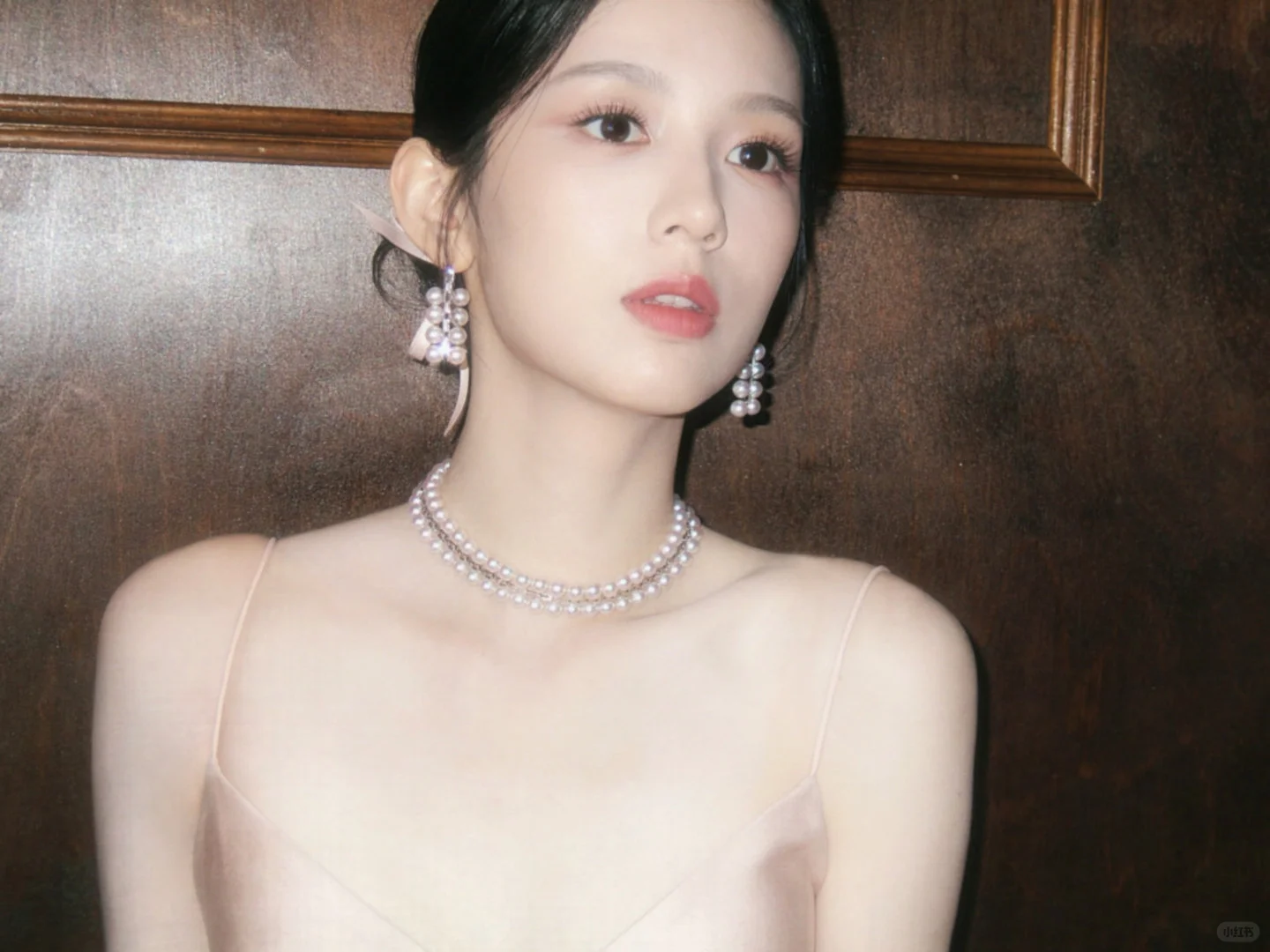 珠宝配美人具象化了。。。。。