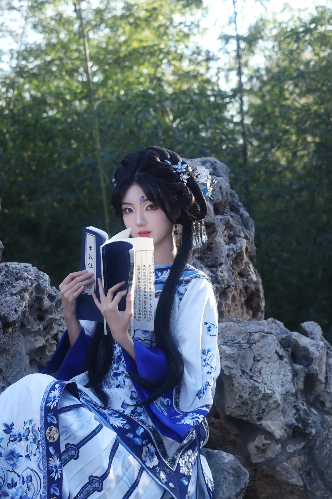 “宅院困不住她，她也不属于那里”