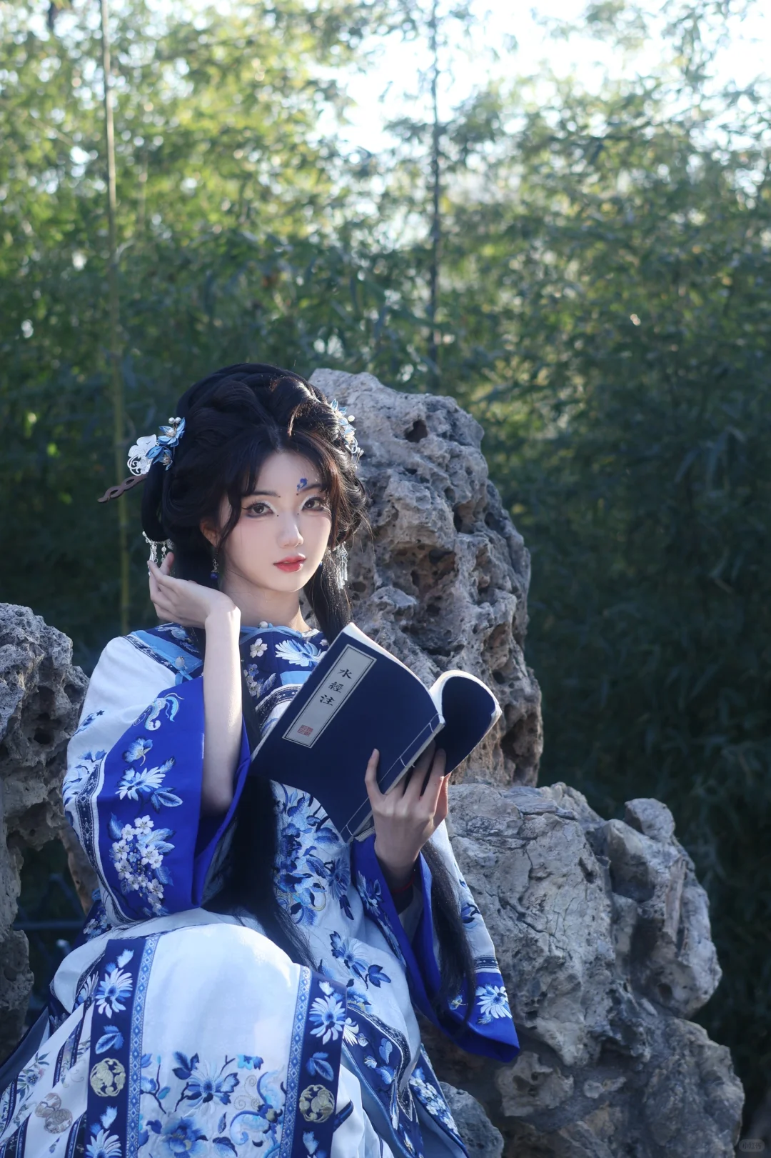 “宅院困不住她，她也不属于那里”