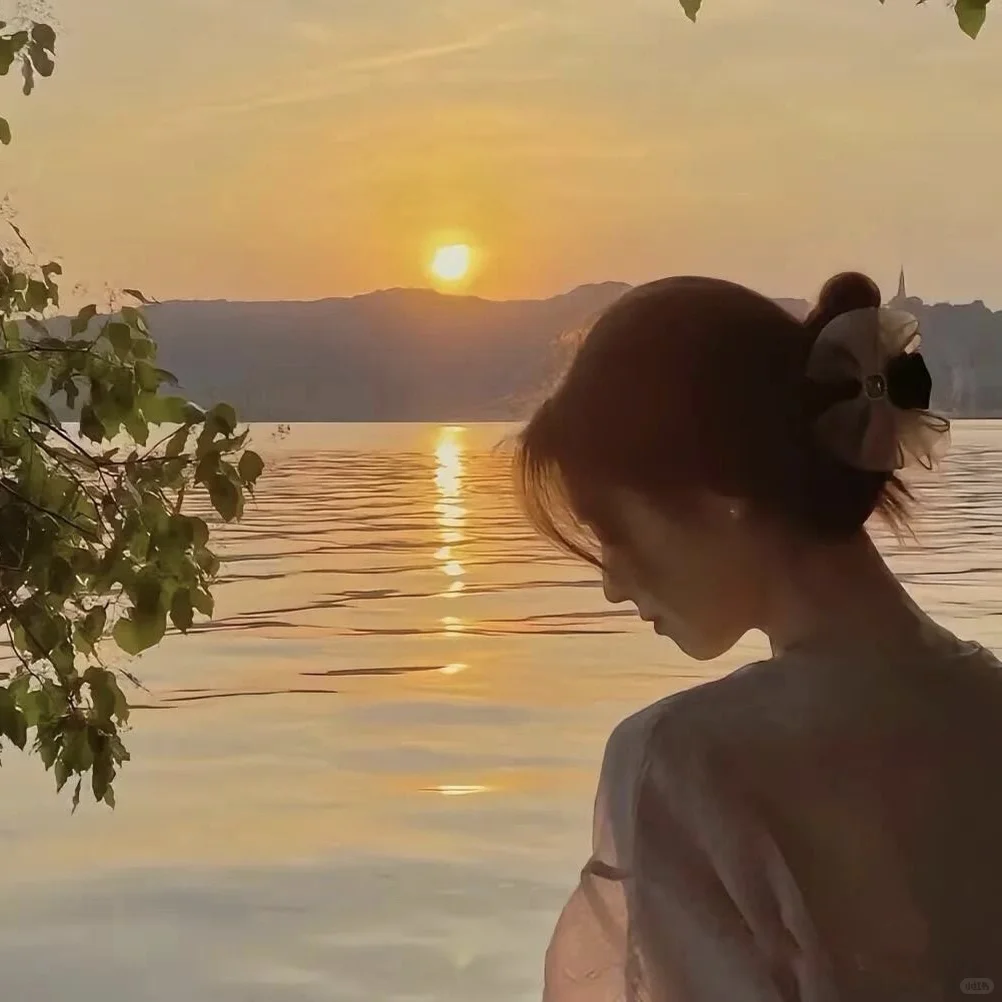 Share|氛围感浪漫的头像