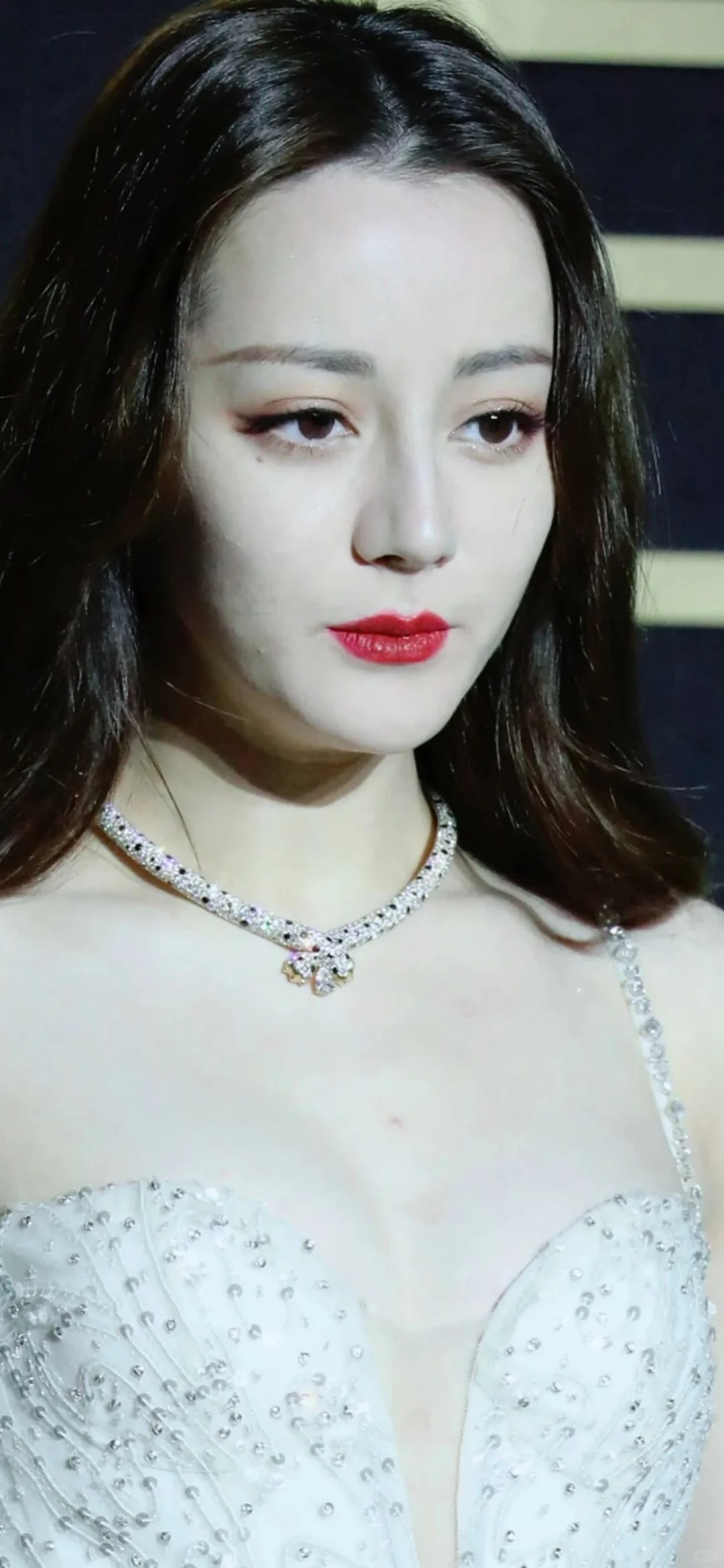 迪丽热巴，性感妩媚