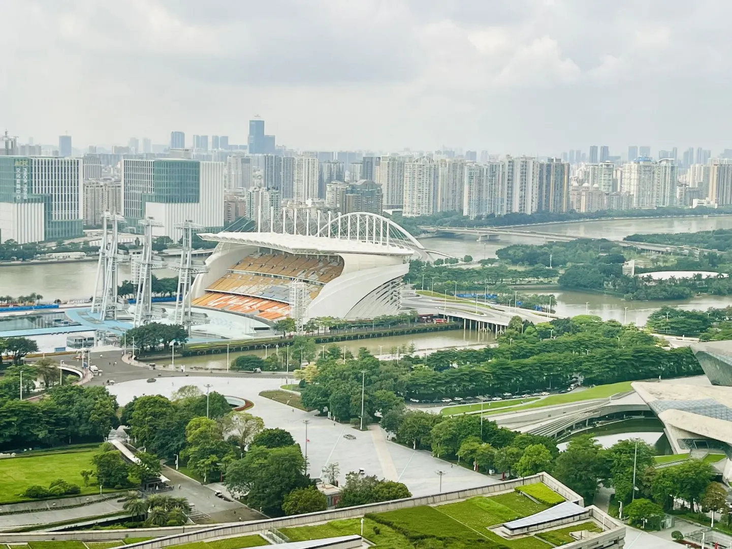 广州环球都会广场：珠城中轴的商务地标解析