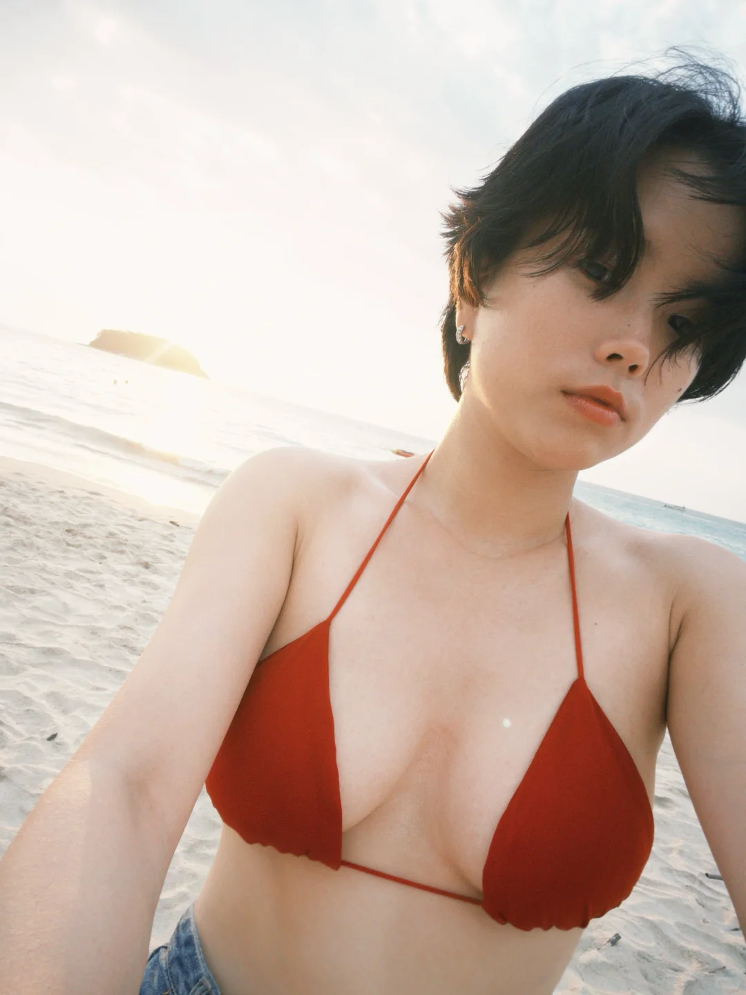 一到海边就👙