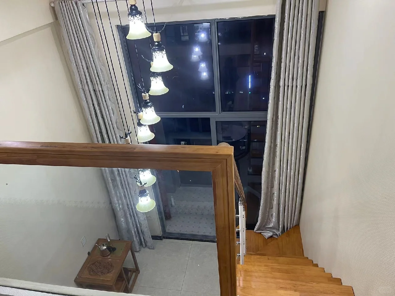 万达广场一室一厅包物业费无中介费家具齐全