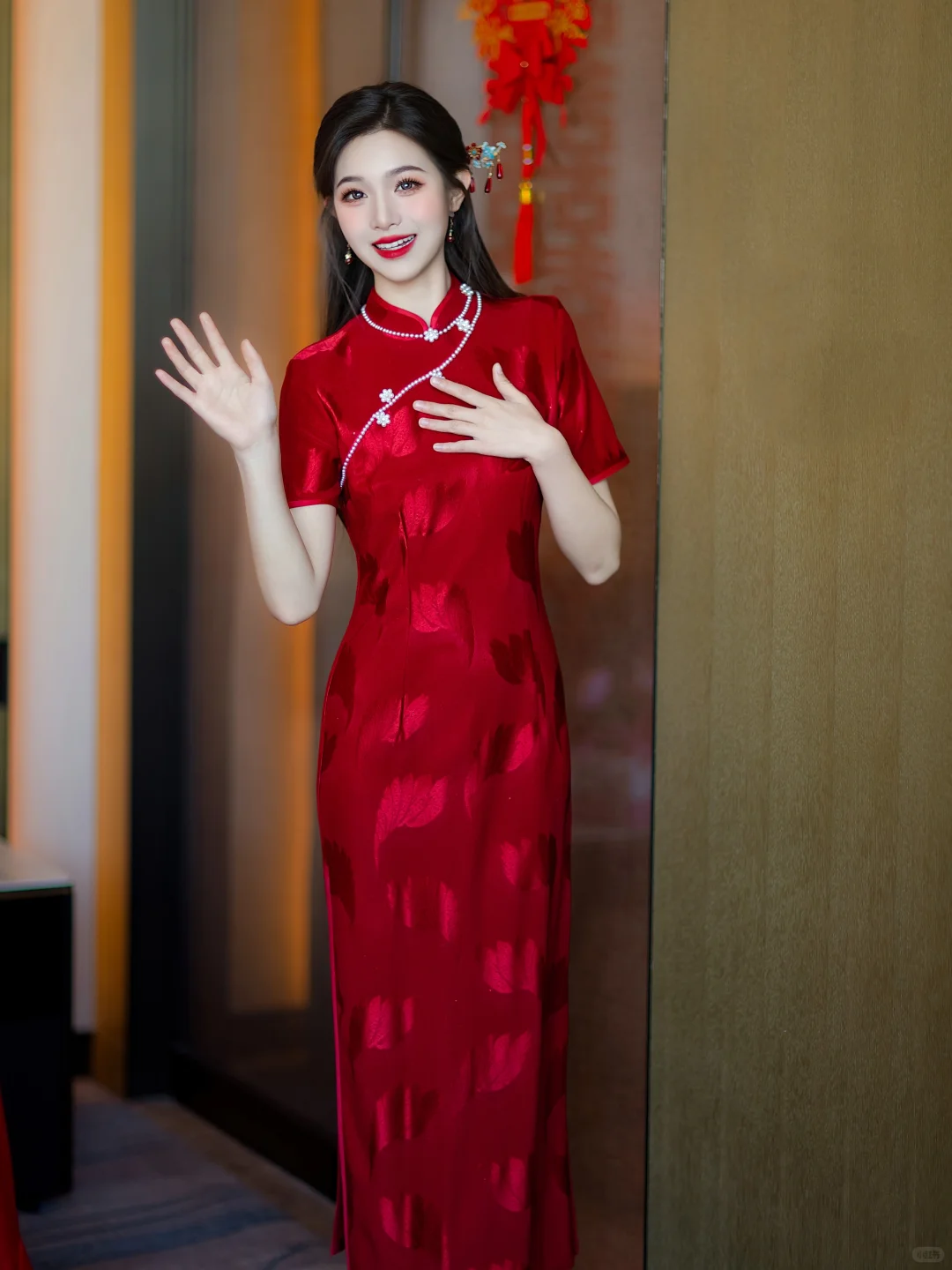 婚礼上的中式惊艳！红色旗袍杀疯了